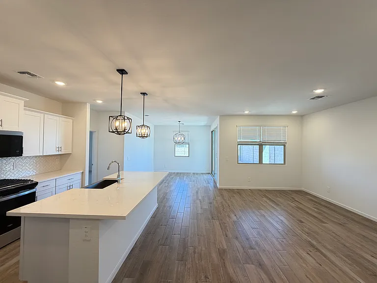 15887 W Cottontail Ln — Photo 5