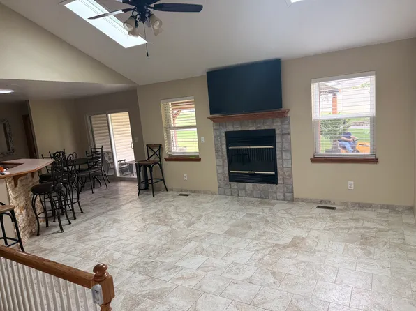 11325 County Road 366, Savannah, MO 64485