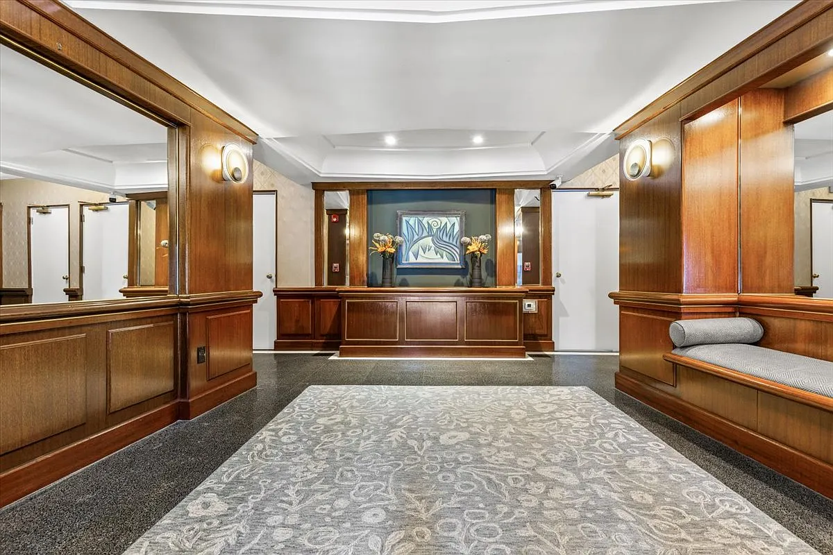 1 bed, 726 sqft, $3,900 — Photo 3