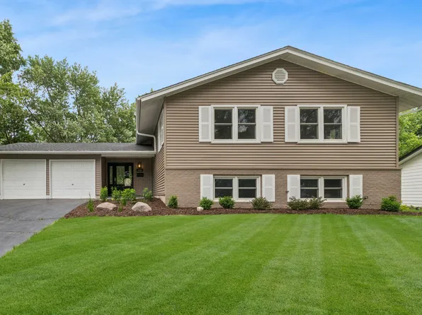3239 Stillwell Ct, Woodridge, IL 60517