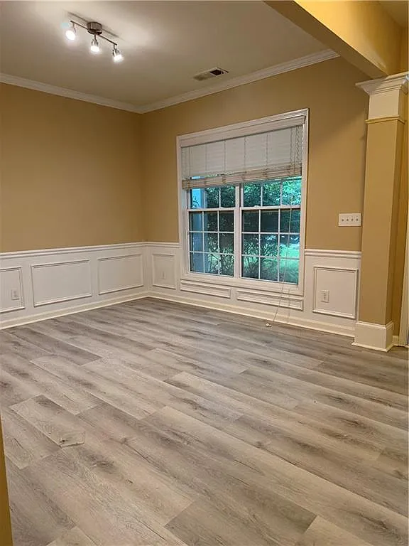 4 bed, 2.5 bath, 1992 sqft, $2,145 — Photo 1