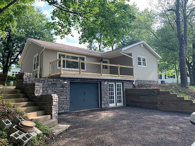 1st image of 917 Valley Dr
