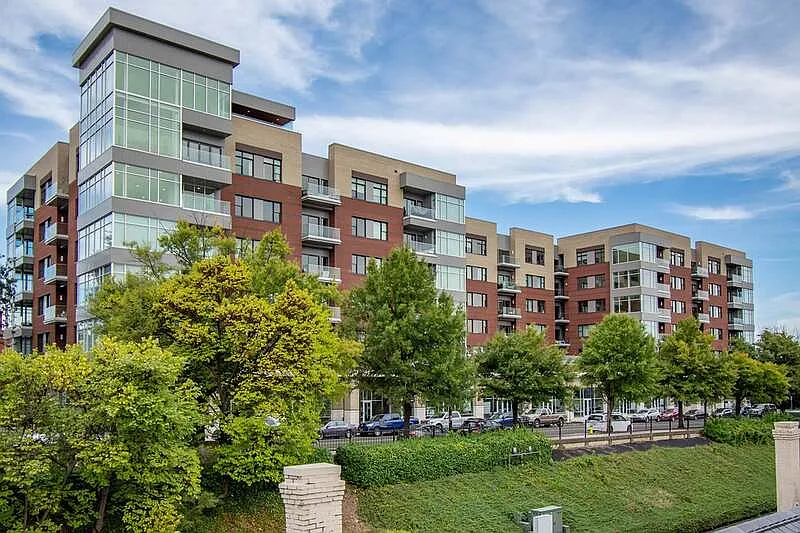 333 W Depot Ave #415