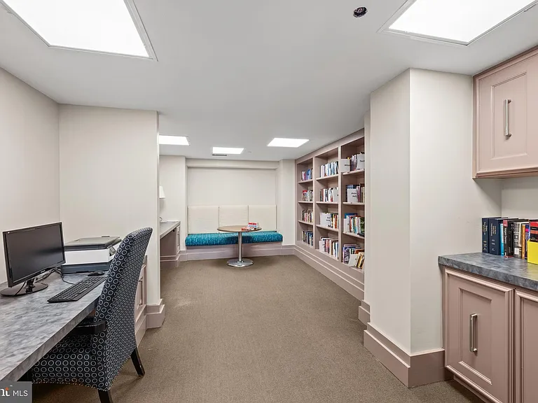 777 7th St NW #1021 — Photo 24