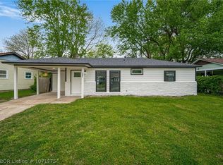 3805 Ridgeway Dr, Fort Smith, AR 72904