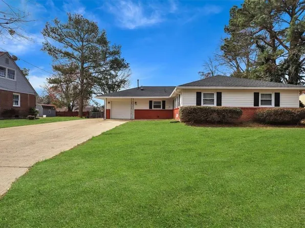 135 Raymond Dr, Hampton, VA 23666