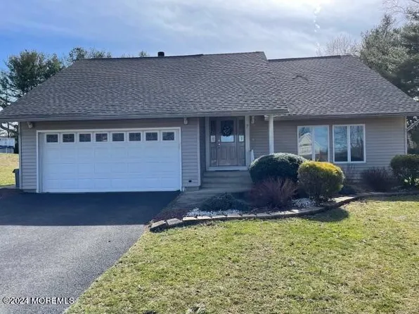 7 Valley Road, Manalapan, NJ 07726