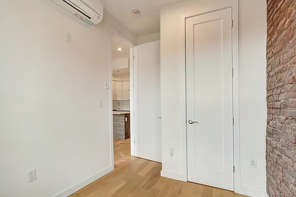 Rented by Bond New York | media 5