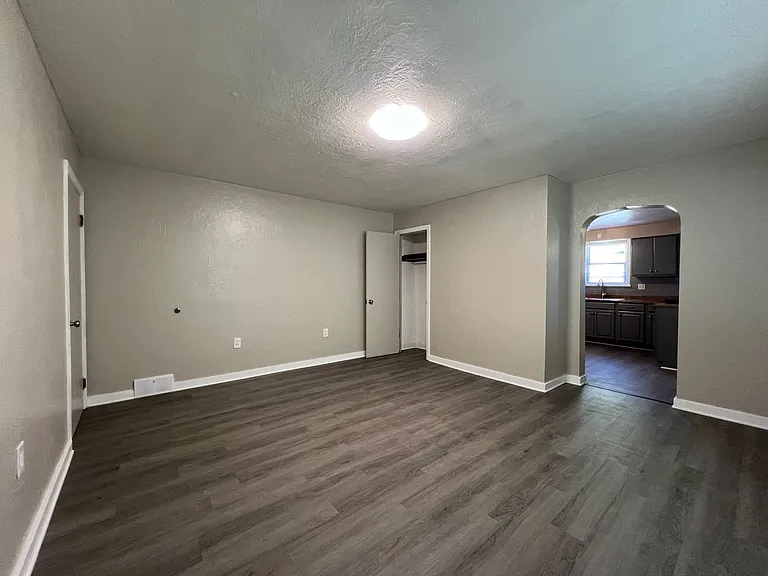 248 W 9th Ave — Photo 6