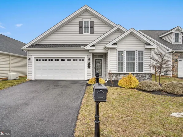 406 General Dr, Mechanicsburg, PA 17050