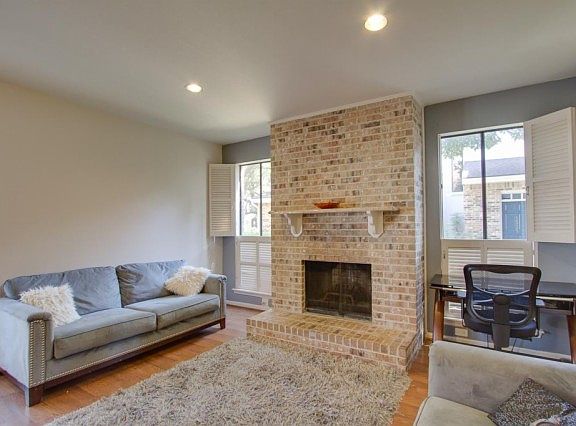5th image of 1509 Bering Dr #105