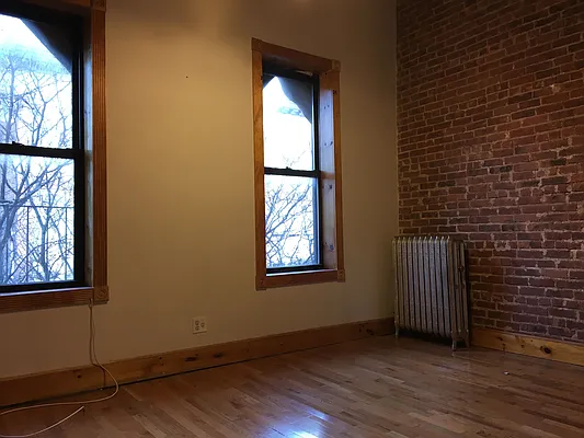 Rented by Nooklyn NYC LLC | media 43