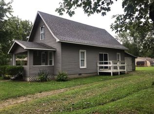 606 E Indiana St, Oblong, IL 62449