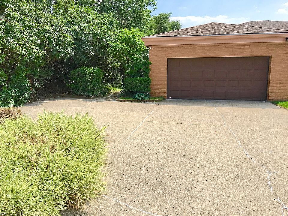 Double garage plus wide pad