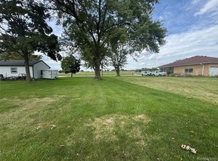 4 Belleair Vacant St, Roseville, MI 48066