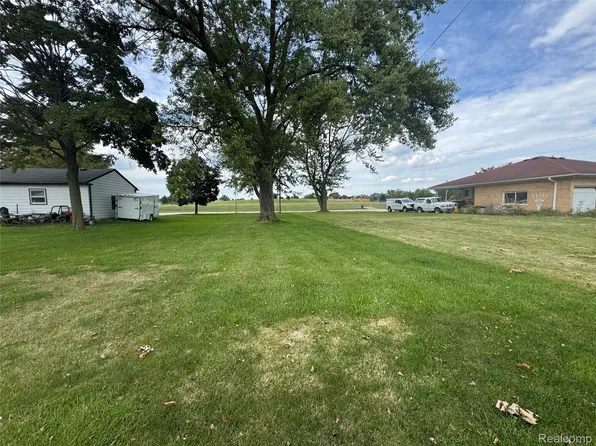 4 Belleair Vacant St, Roseville, MI 48066