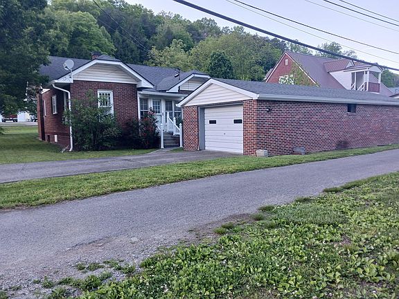 4th image of 902 Oak St