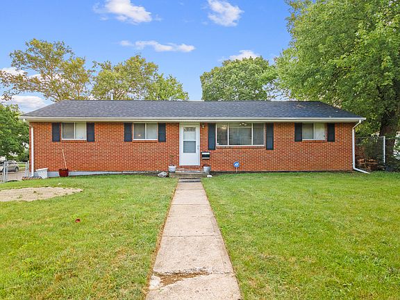 2nd image of 1402 Amberly Dr