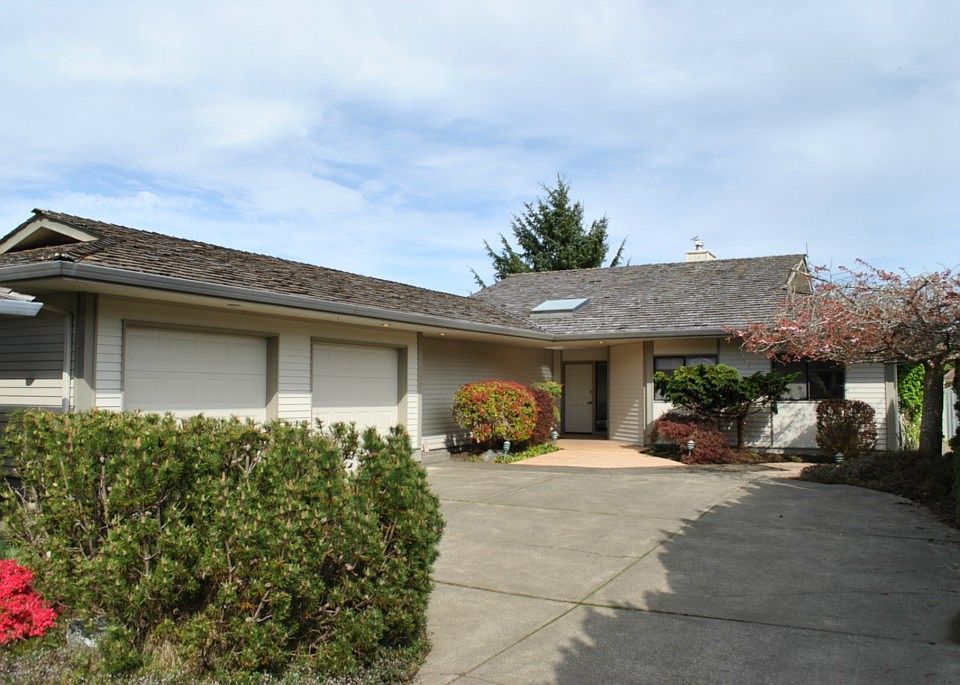1st image of 324 Ponderosa Loop NE