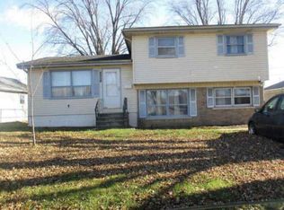 640 Lakeview Dr, Manteno, IL 60950