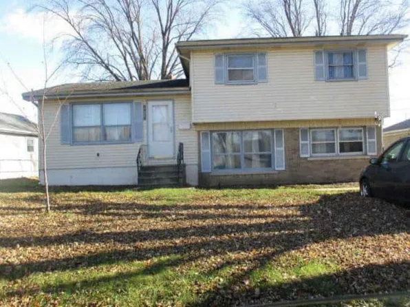 640 Lakeview Dr, Manteno, IL 60950