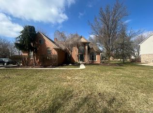 855 Chelsea Rd, Canton, MI 48187