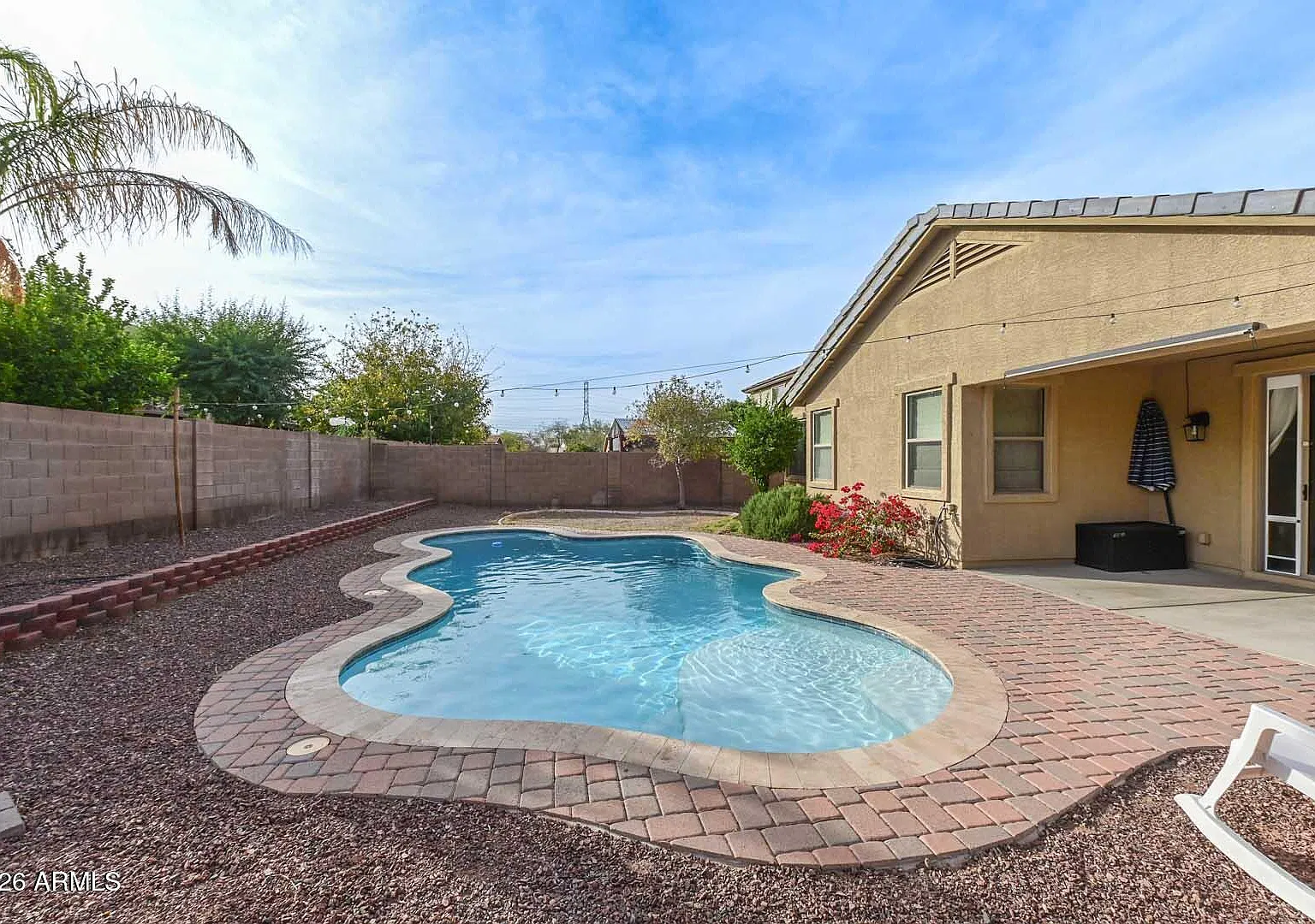 4 bed, 2.0 bath, 2052 sqft, $2,550 — Photo 3