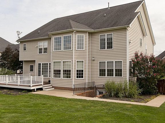 3rd image of 236 Fairfield Dr