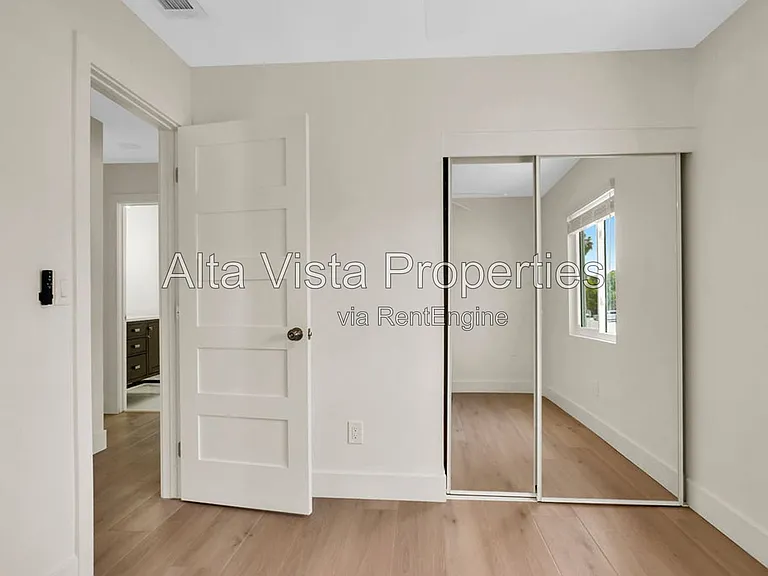 13438 Buxton Ave — Photo 12