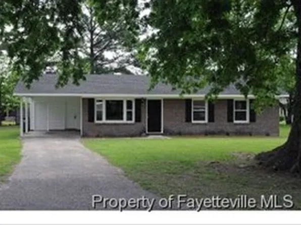 2304 Grassmere Pl, Fayetteville, NC 28304