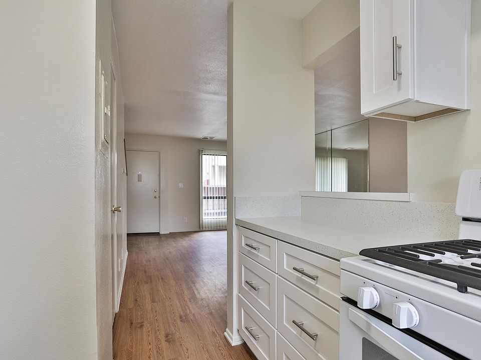 1st image of 815 Walnut St #B