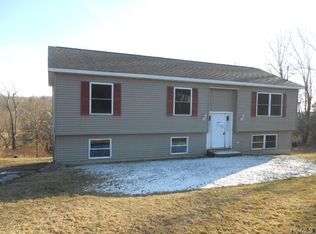 11 Reynolds Rd, Loch Sheldrake, NY 12759