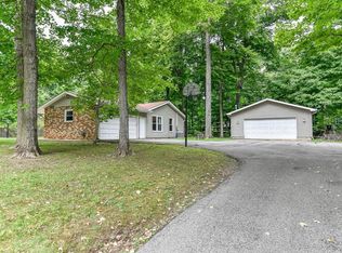 6220 Northwood Dr, Carmel, IN 46033