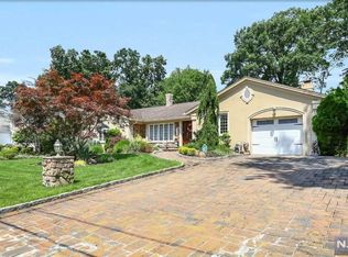 34 Chandler Dr, Wayne, NJ 07470