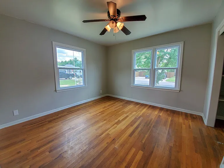 118 W Franklin St — Photo 18