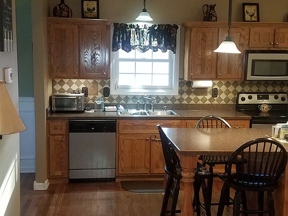 Main, vaulted ceilings 