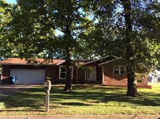 809 SW 7th St, Gentry, AR 72734