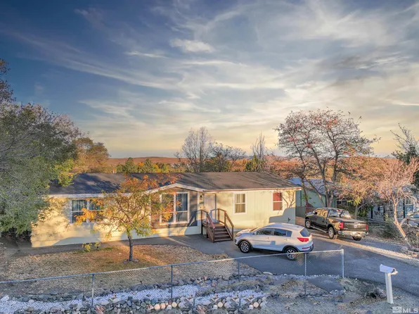 5870 Applegate Dr, Sun Valley, NV 89433