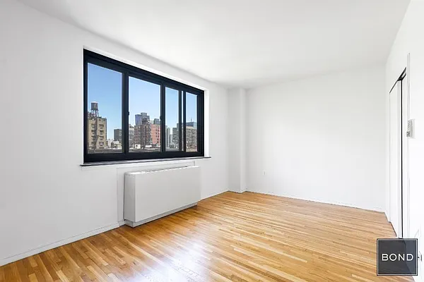 Rented by Bond New York | media 17