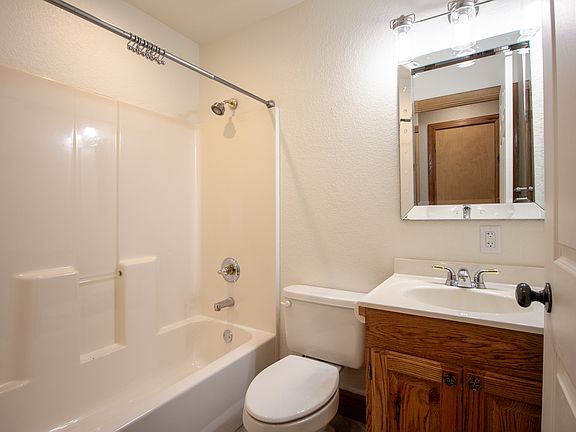 2nd image of 8550 Hidden Valley Dr