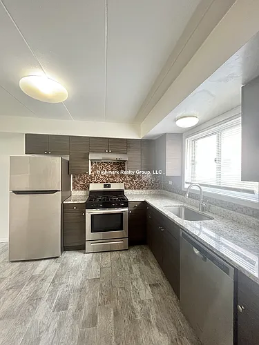 1320 Carol St #4 Photo 1