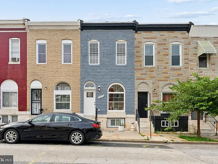 2416 E Hoffman St — Photo 20