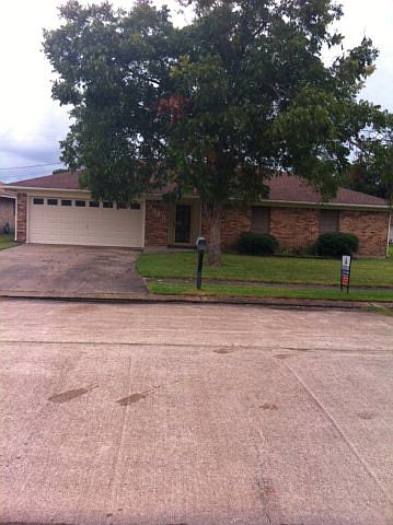 1st image of 3183 Crest Cir
