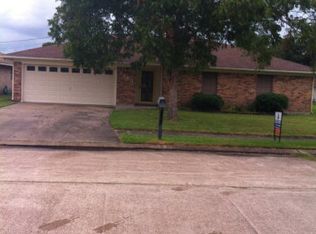 3183 Crest Cir, Port Neches, TX 77651