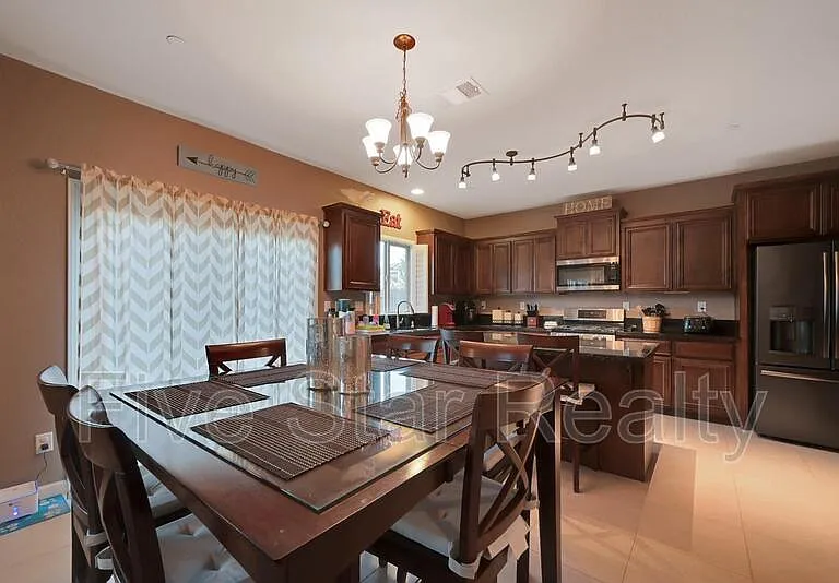 5609 Peach Tree Dr — Photo 6