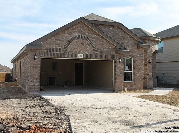 3rd image of 2734 N Brighton Park