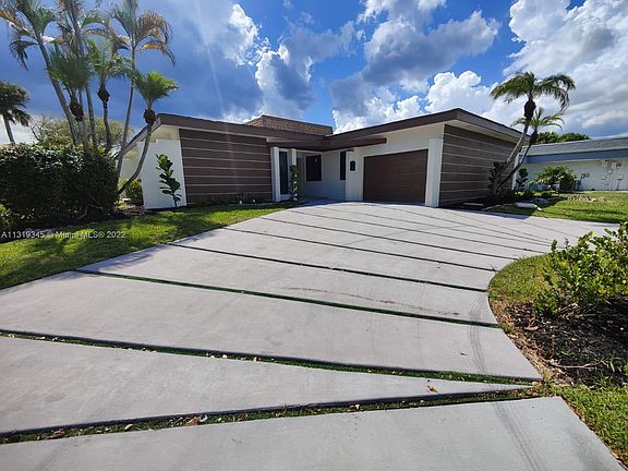 2nd image of 5109 Banyan Ln