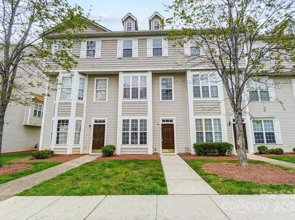 8135 Kings Creek Dr, Charlotte, NC 28273