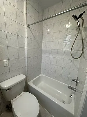 Rented by Concrete Jungle Realty | media 5