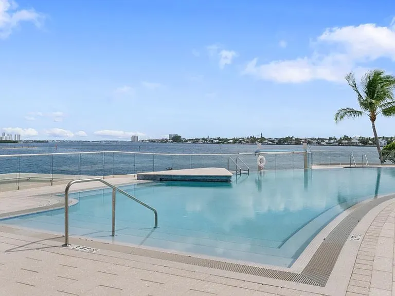 100 Lakeshore Dr #957 — Photo 33